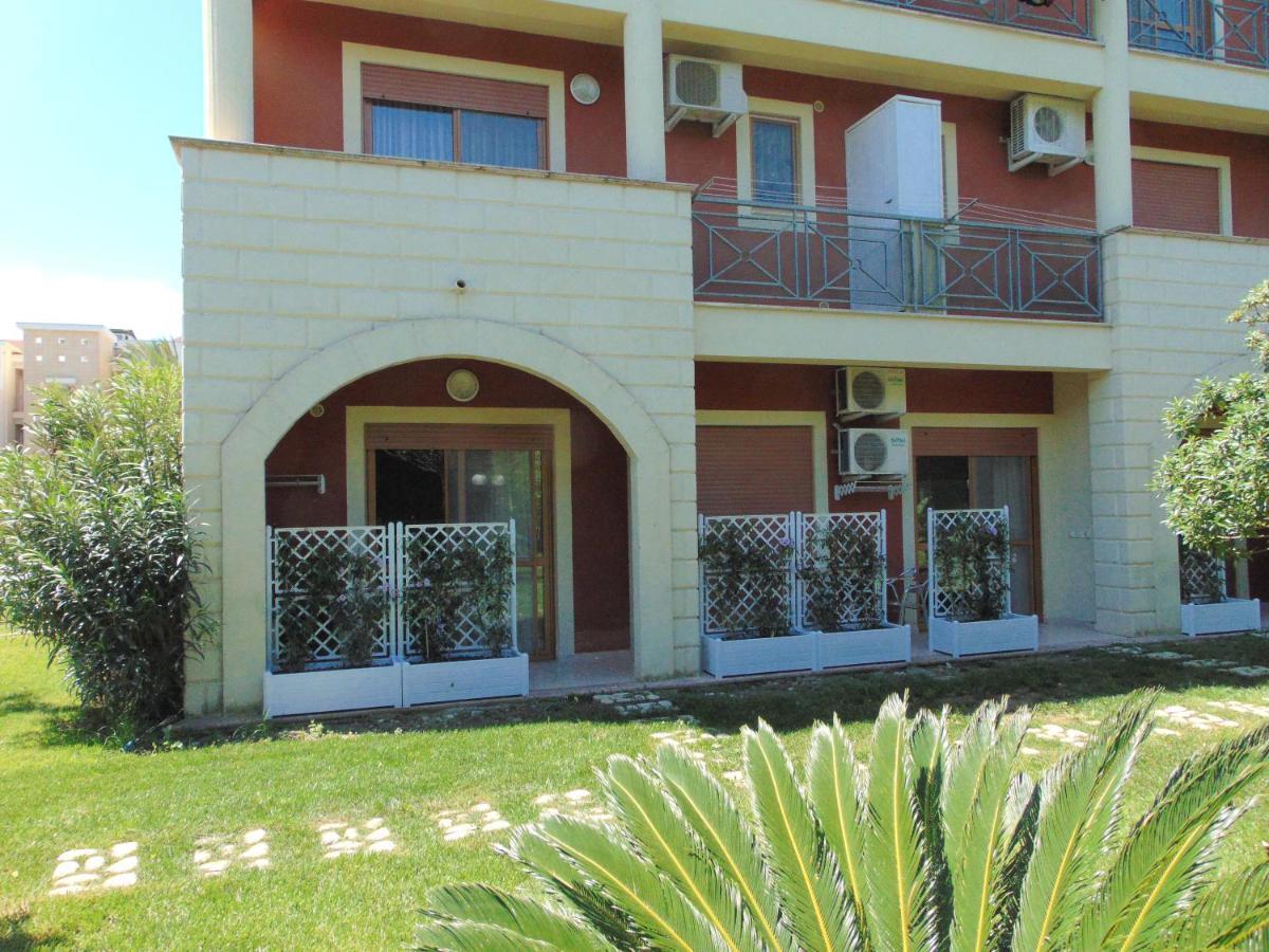 Casa Vacanze Oasi Felicita Нова Сири Марина Екстериор снимка